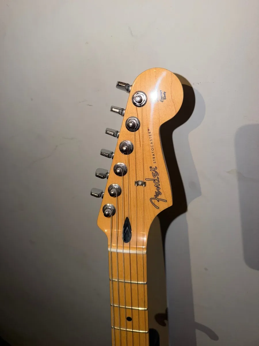 Electric Guitar - Image 2