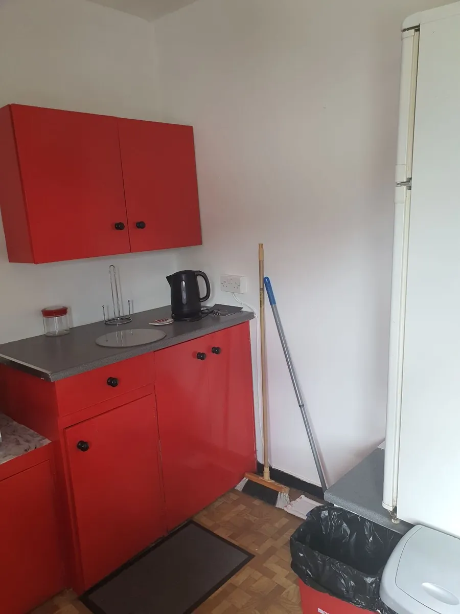 Room to rent - Image 4