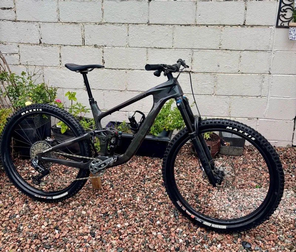 Giant Trance X Advanced 1 Full Suspension Mountain Bike - Image 1