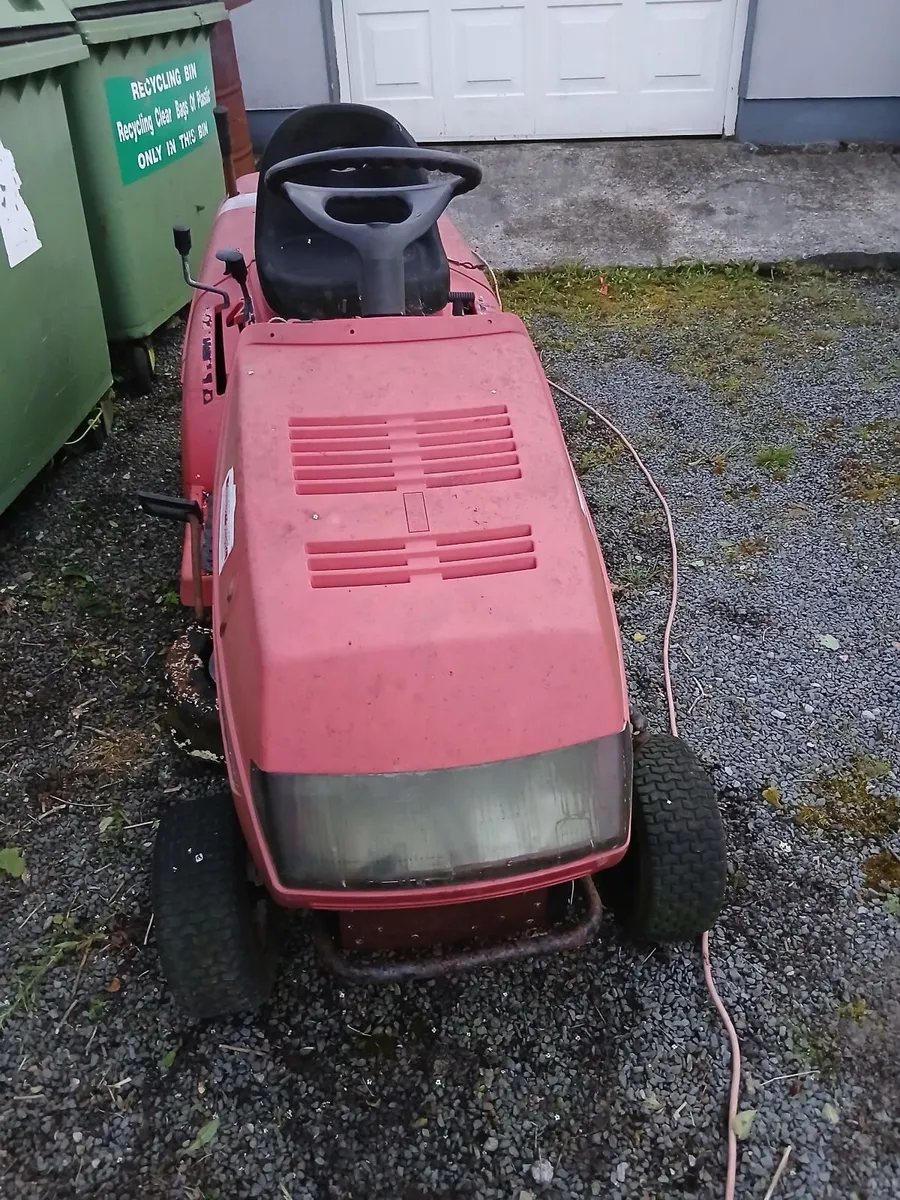Ride on lawnmower - Image 3