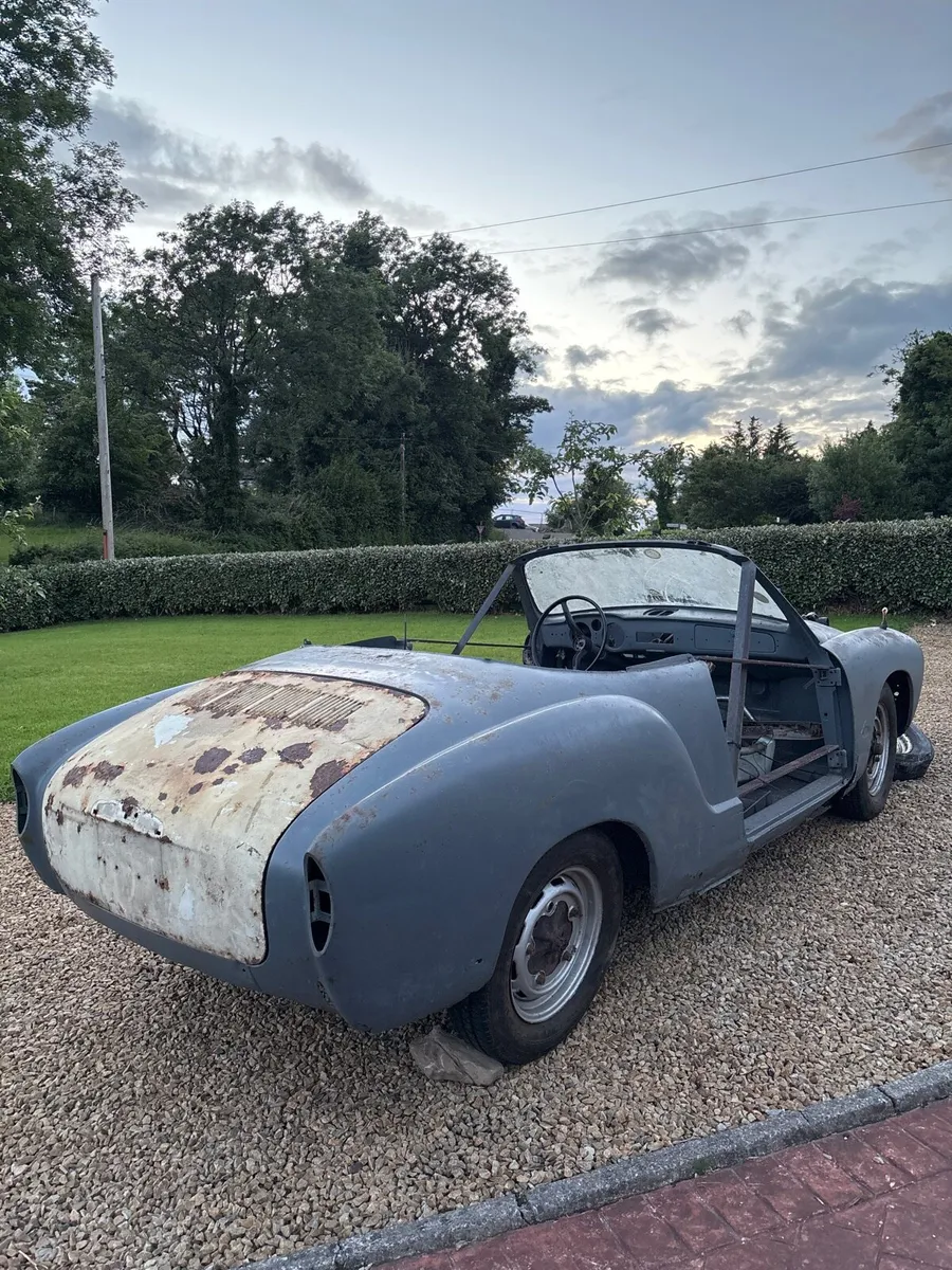 Volkswagen Karmann Ghia Convertible - Image 4