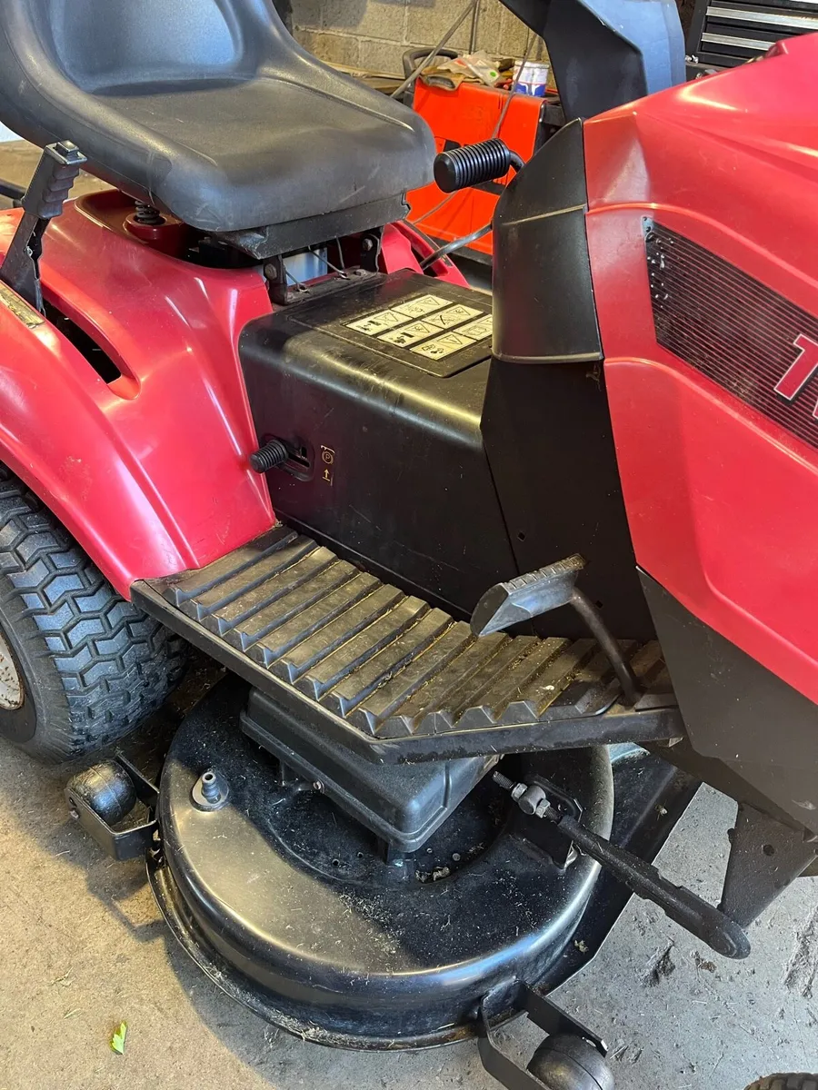 Castlegarden mower - Image 2
