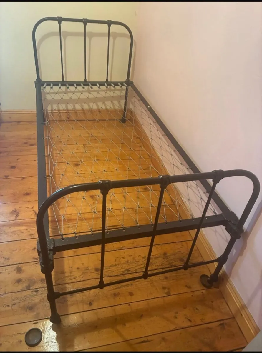 Bed frame - Image 2