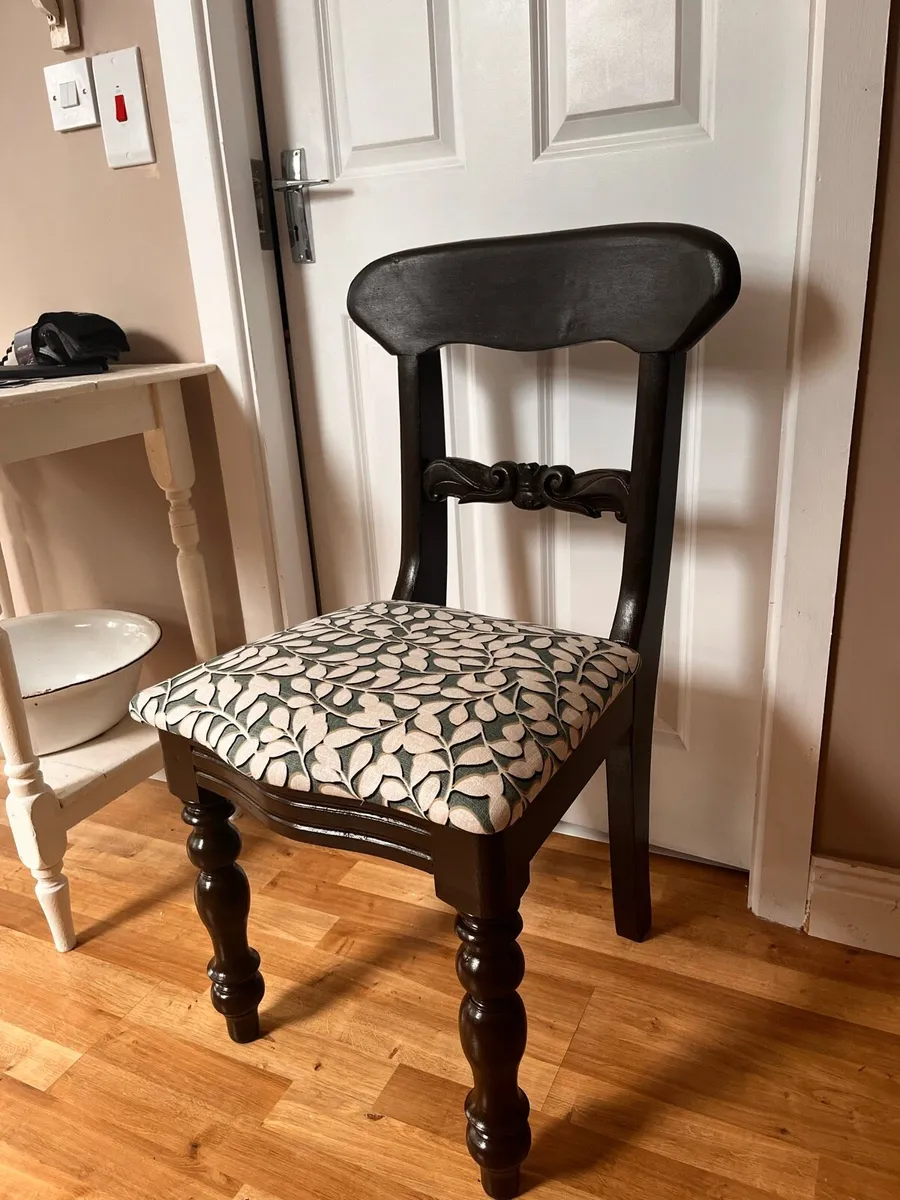 Set of four dining room chairs - Image 2