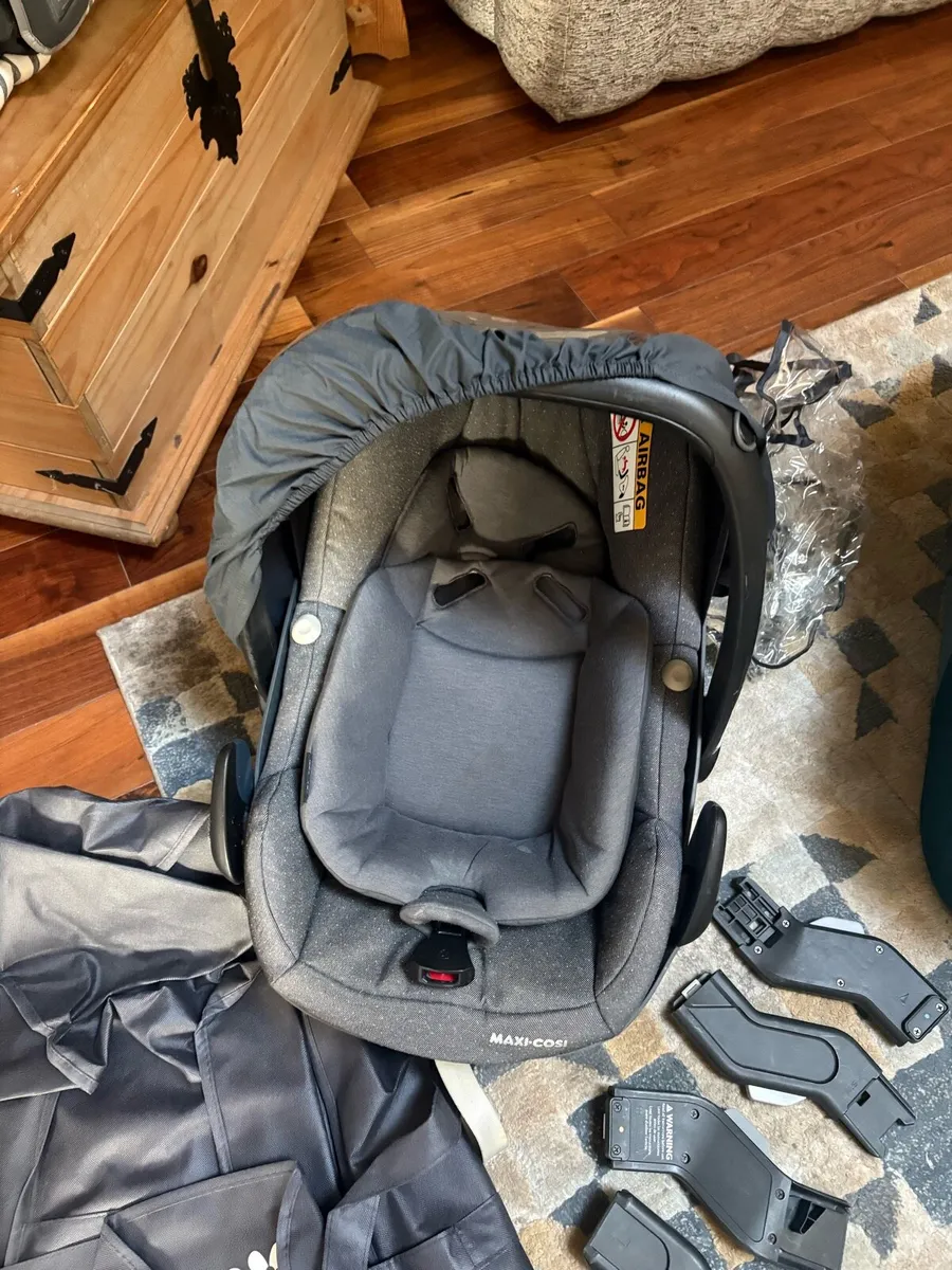 Buggy and baby bundle - Image 2