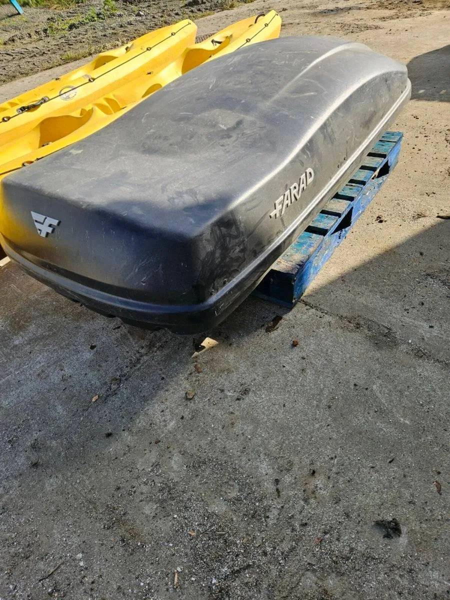 Roof box - Image 2