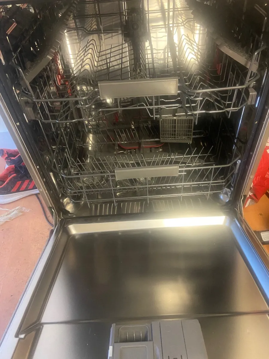 Dishwasher - Image 2