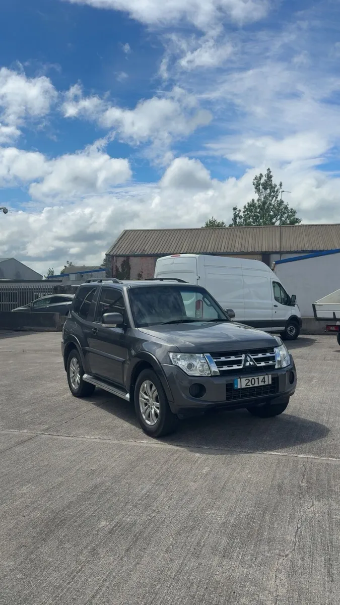 Mitsubishi pajero swb 2014 .more 4x4 in stock - Image 2