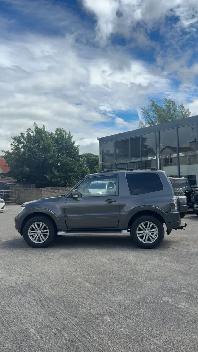 Mitsubishi pajero swb 2014 .more 4x4 in stock - Image 3