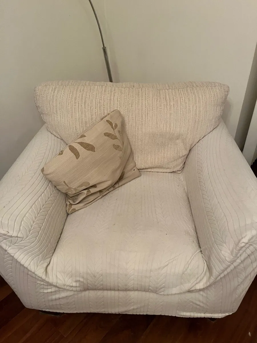 Suite of furniture - Image 2