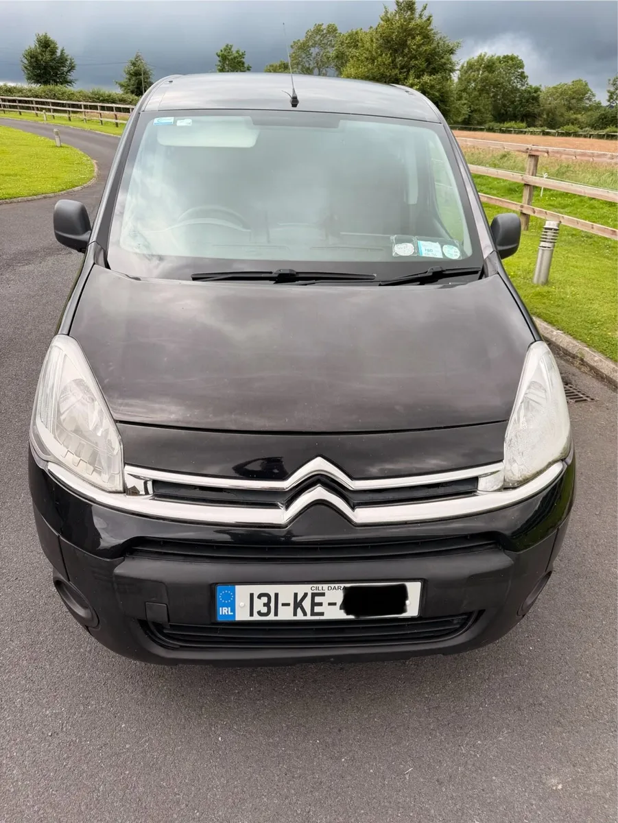 Van - Image 2