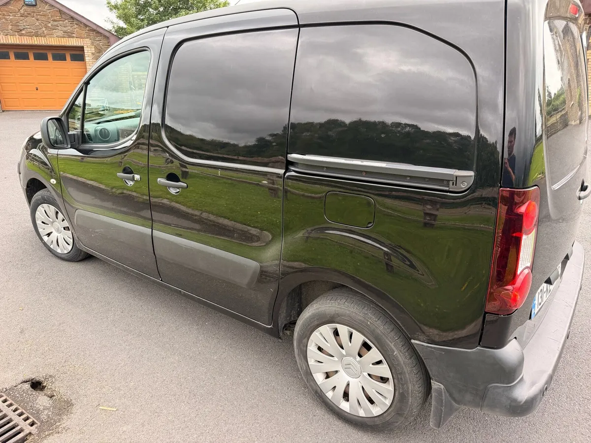 Van - Image 3