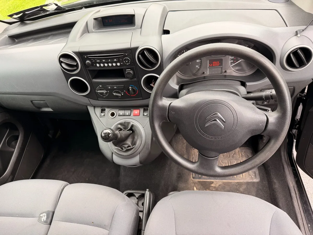 Van - Image 4