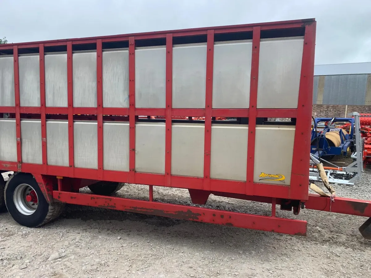 AGRIMAC 24' LIVESTOCK TRAILER - Image 4
