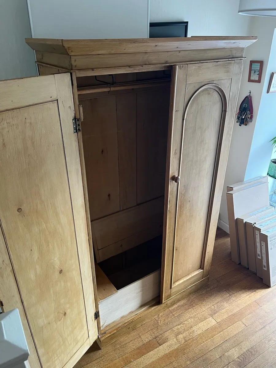 Antique pine wardrobe - Image 2
