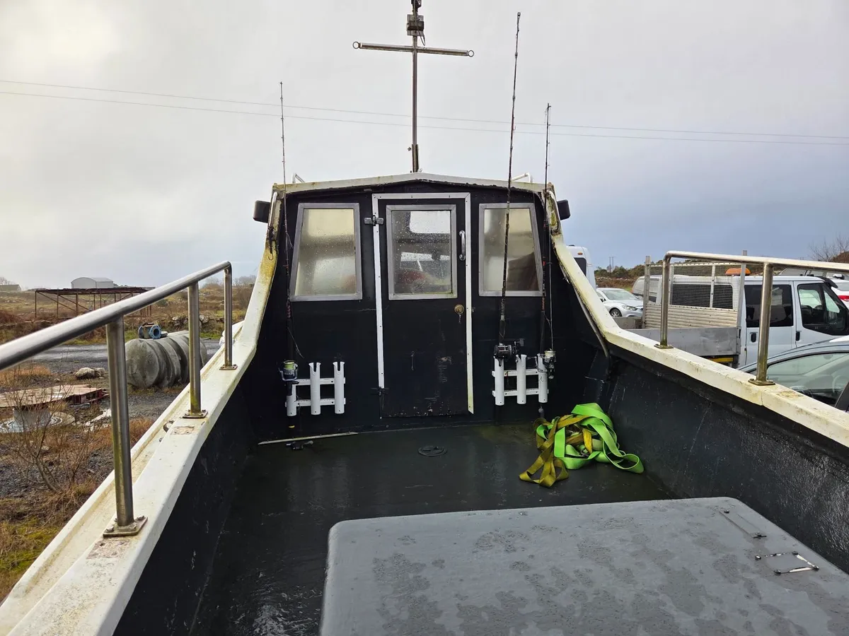 Boat - Image 4