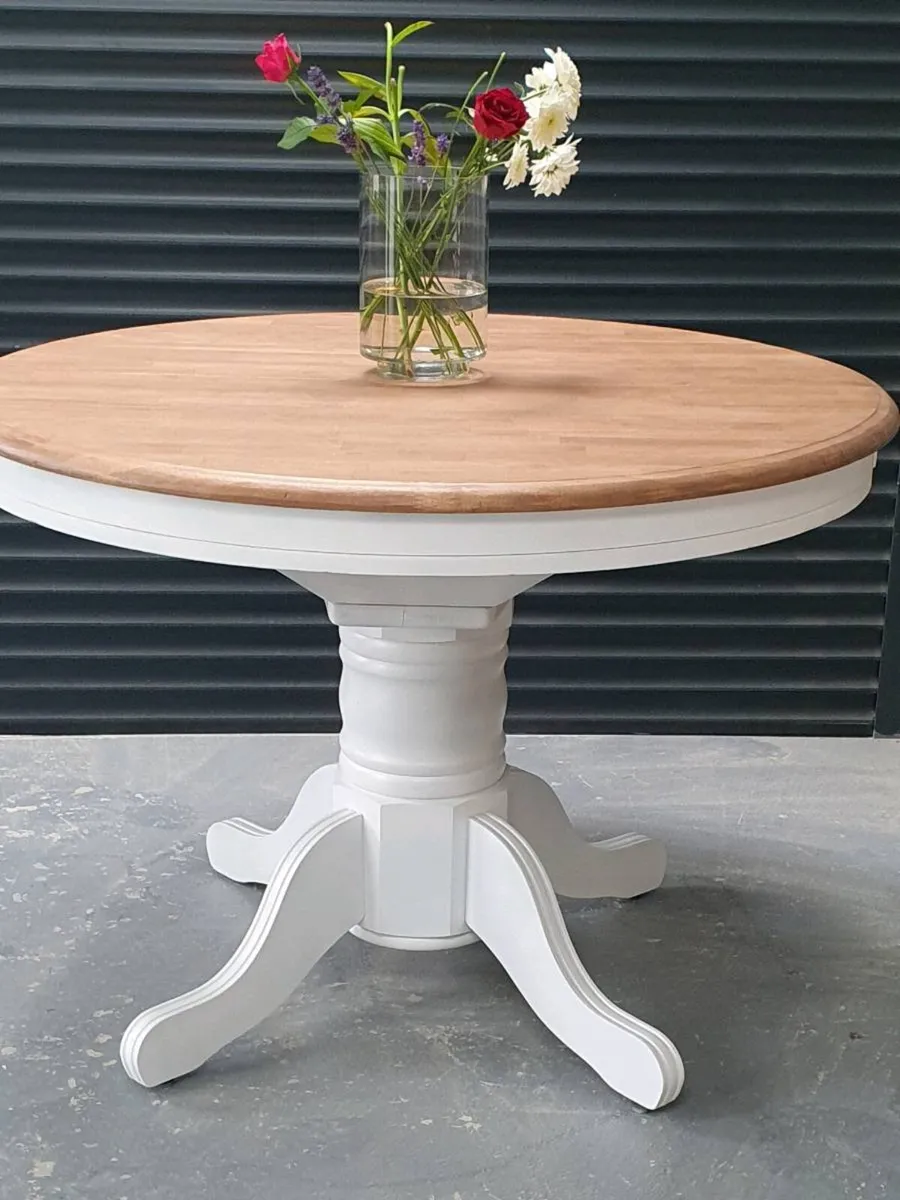6 seater extendable oak dining - Image 2