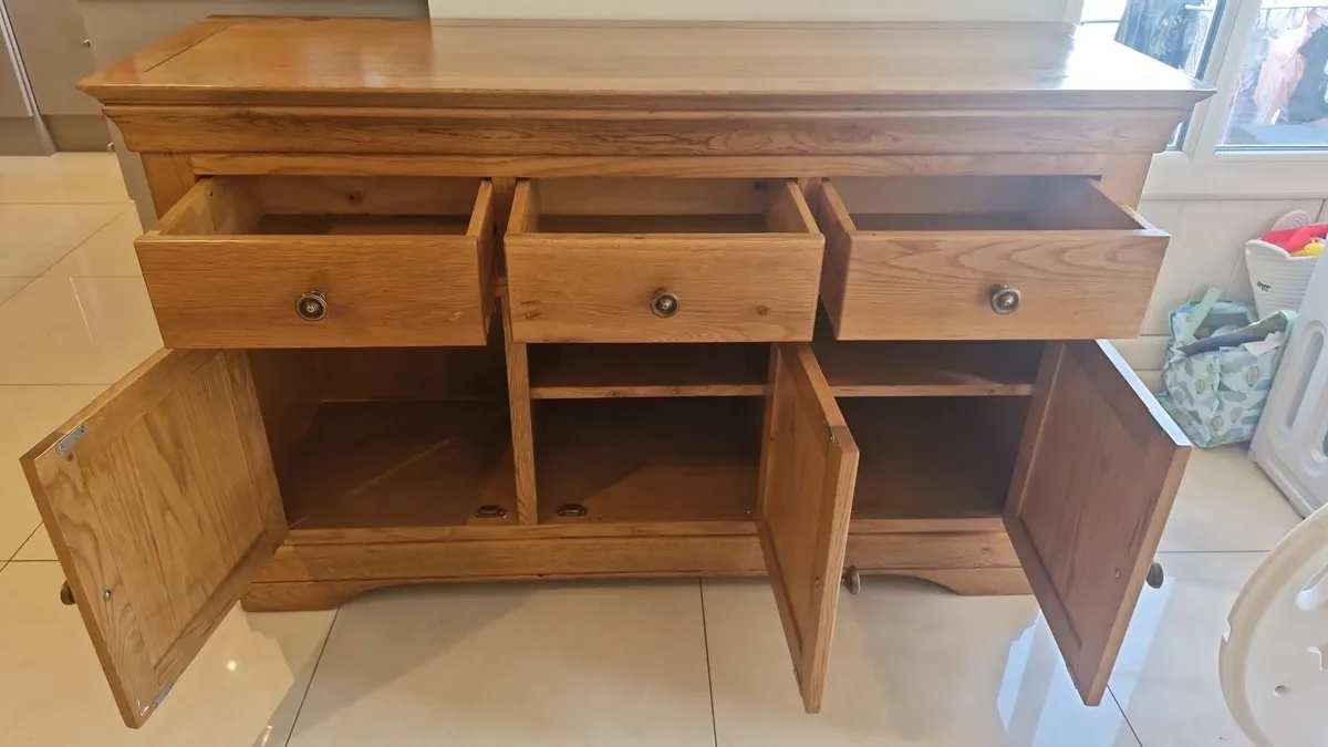 Solid Oak 3-Door 3-Drawer Sideboard / Buffet - Image 3