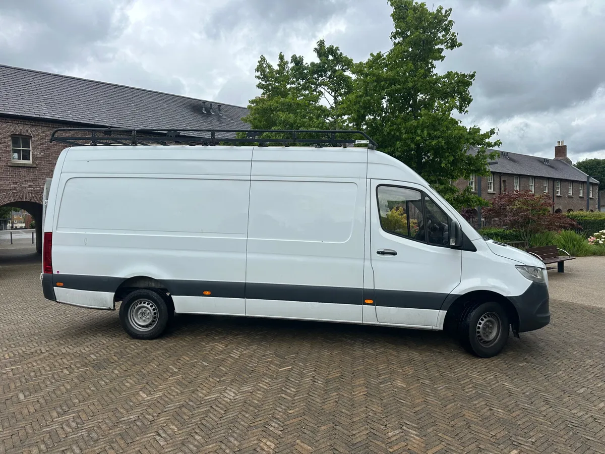 Mercedes-Benz Sprinter 2019 Tail Lift - Image 2