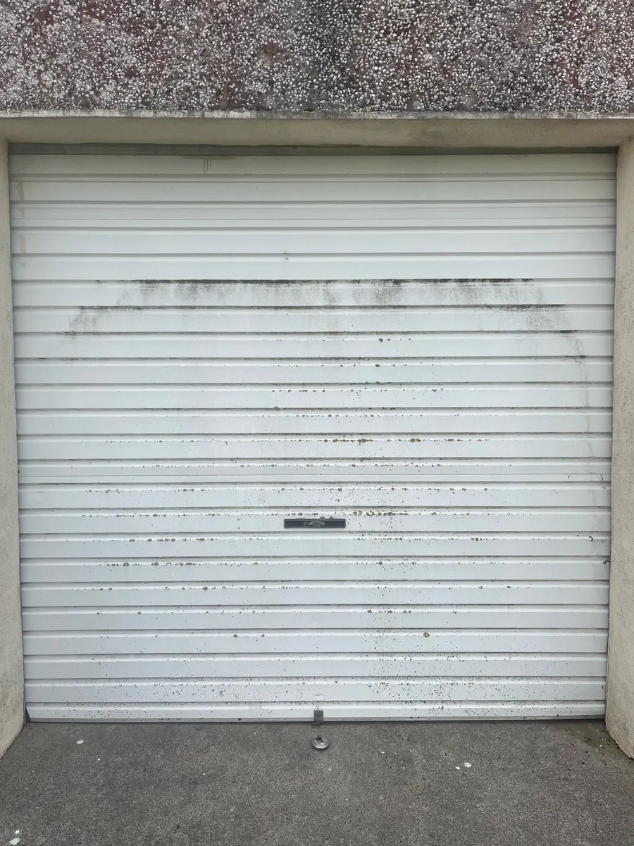 Garage doors - Image 4