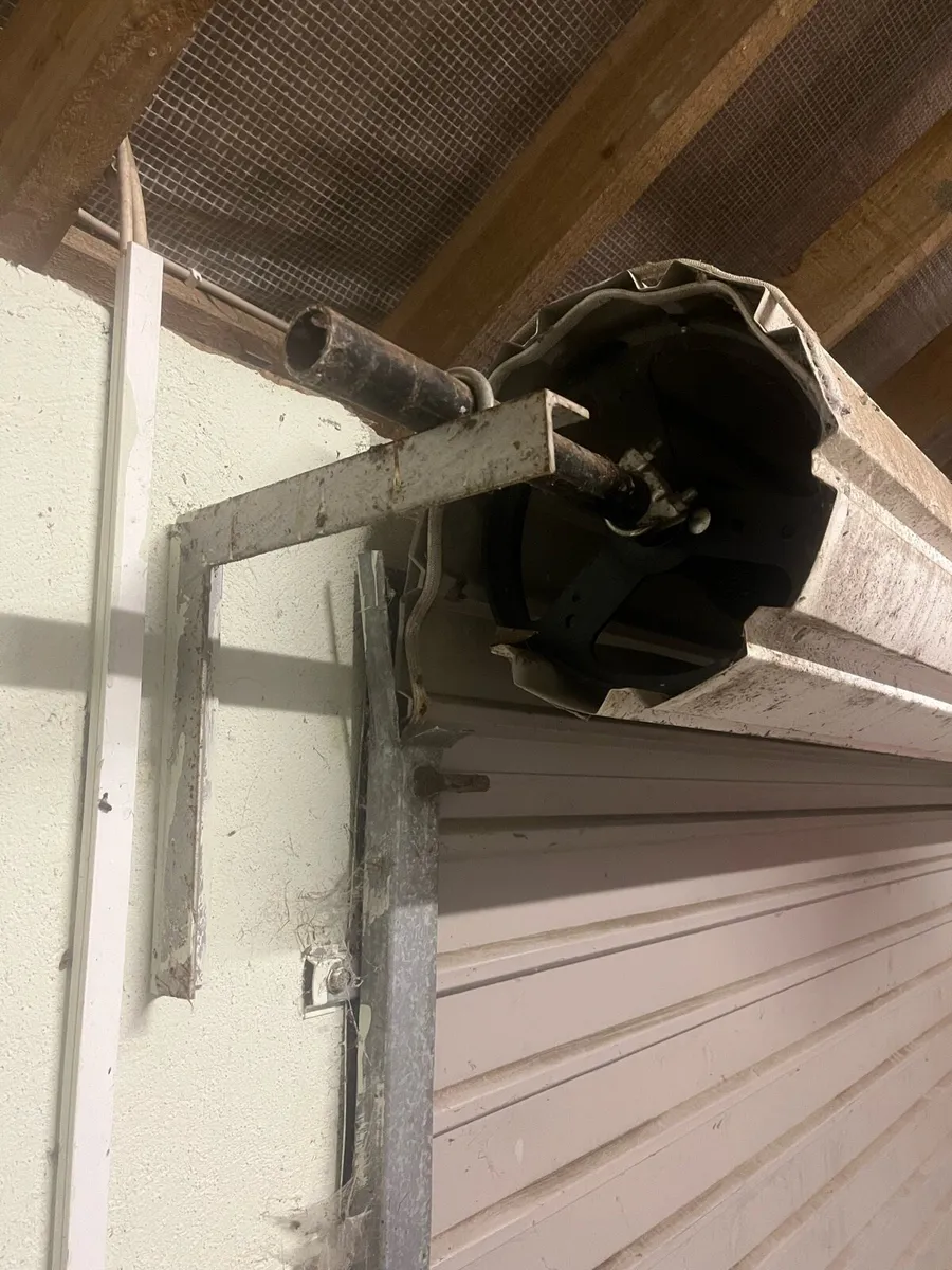 Garage doors - Image 2