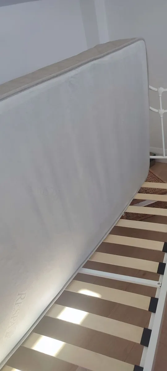Single beds - Image 3