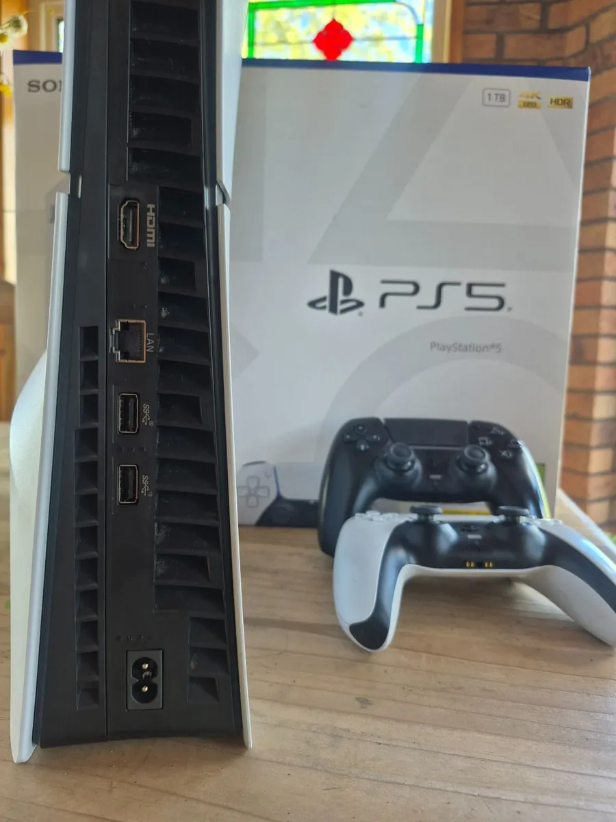 Sony PlayStation 5 Slim/ 1 Terabyte + 2 Controller - Image 3