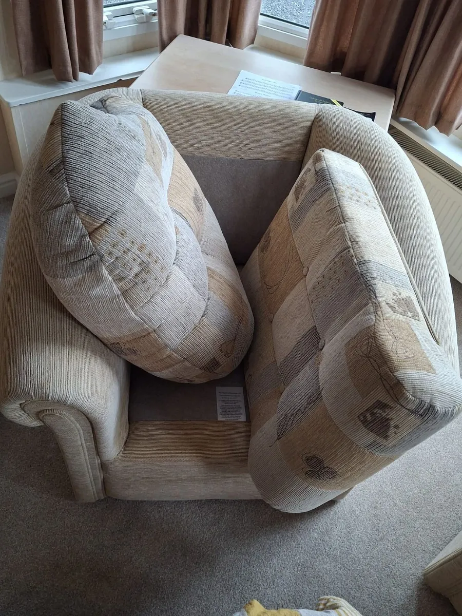 Armchair - Image 2