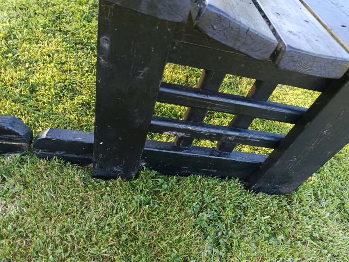 Garden table and bench - Image 4