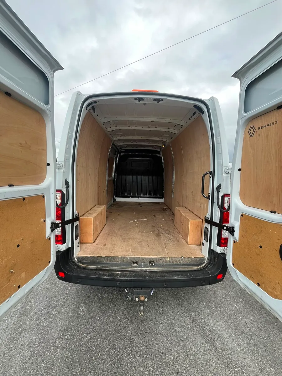 2023 renault master lwb - Image 3
