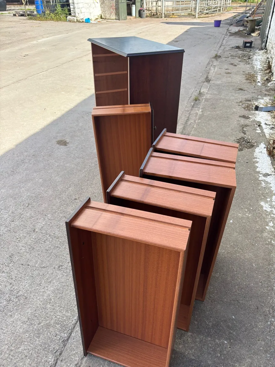 Rossmore chest of drawers - Image 2