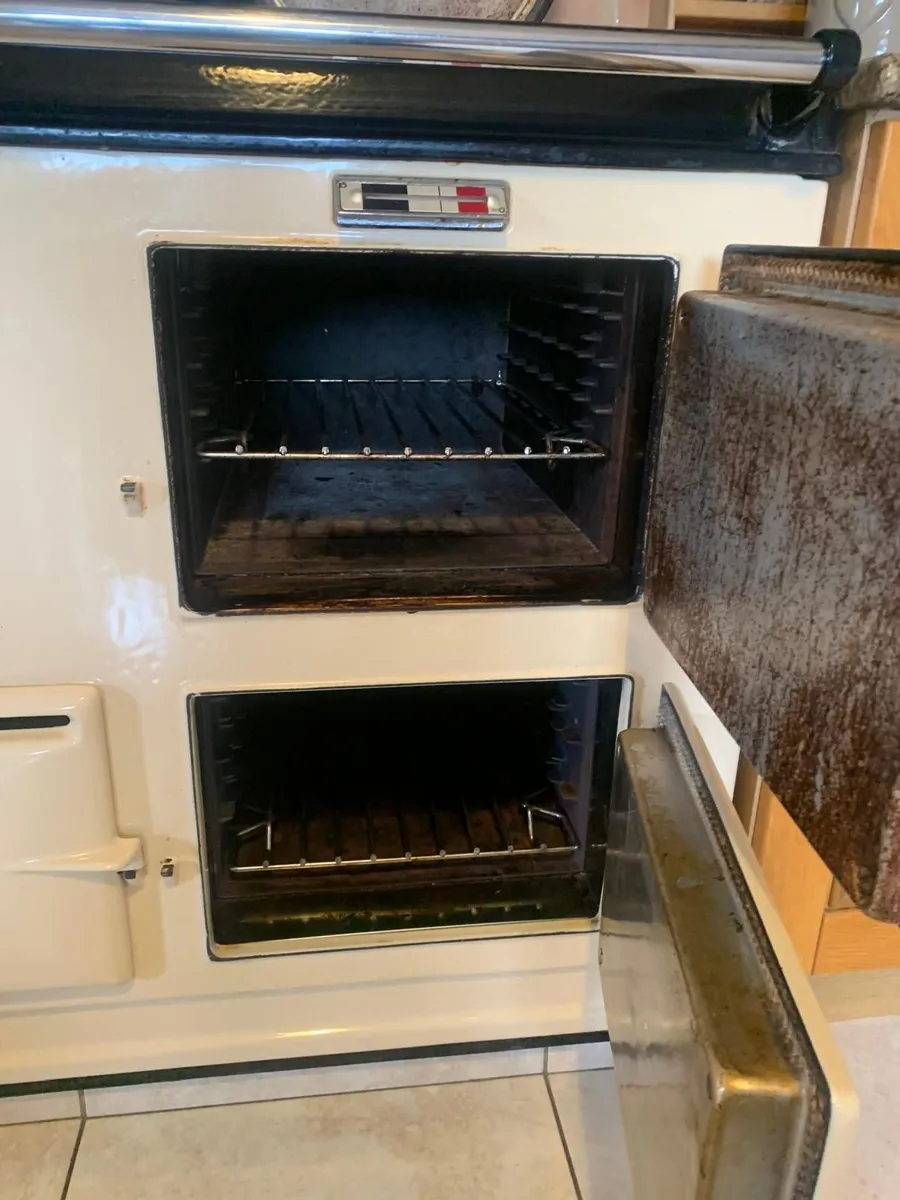 2 oven, oil Aga cooker for sale - Image 2