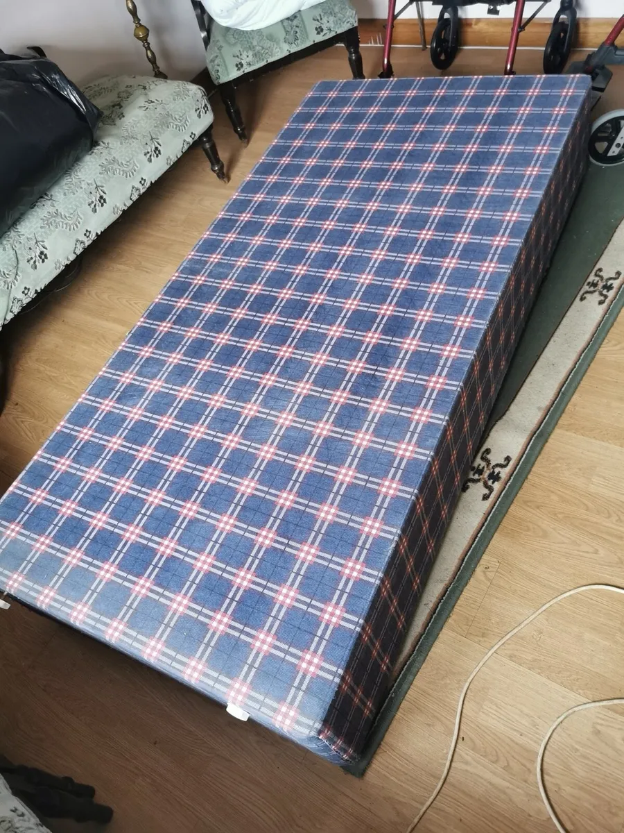 Free Single bed base and headboard - Image 1