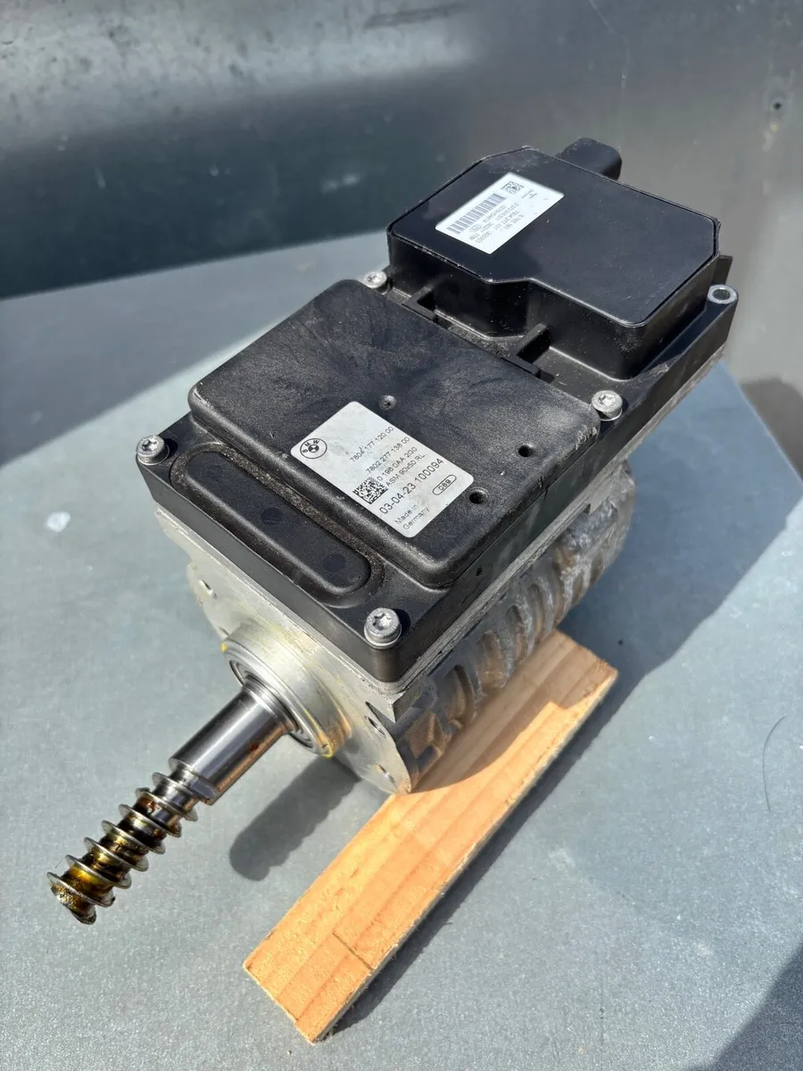 Power steering pump Z4 - Image 1