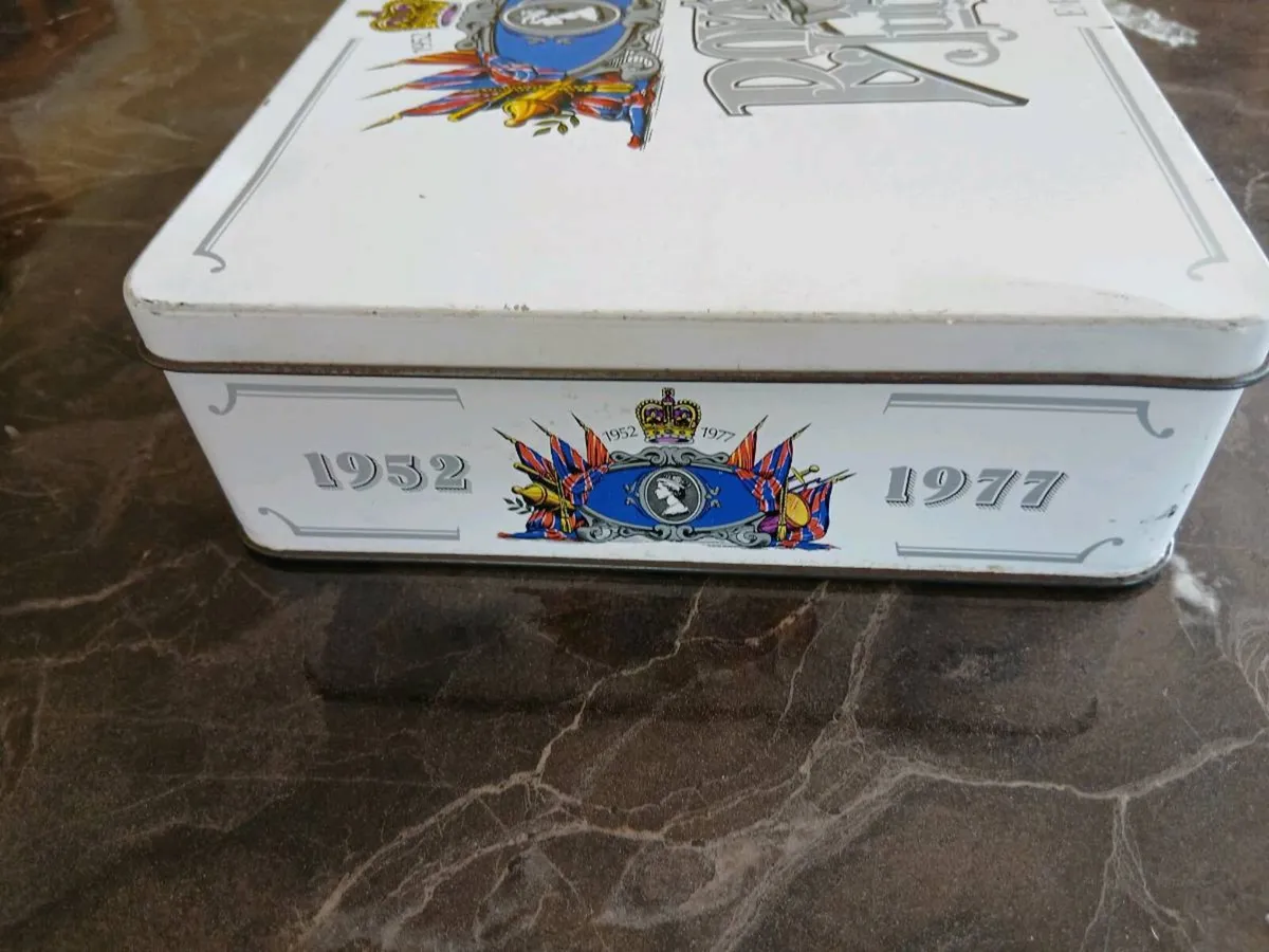 Royal Silver Jubilee Stationery Tin - Image 3