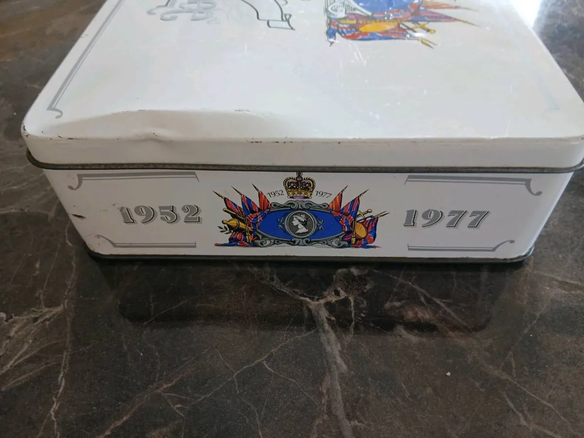 Royal Silver Jubilee Stationery Tin - Image 4
