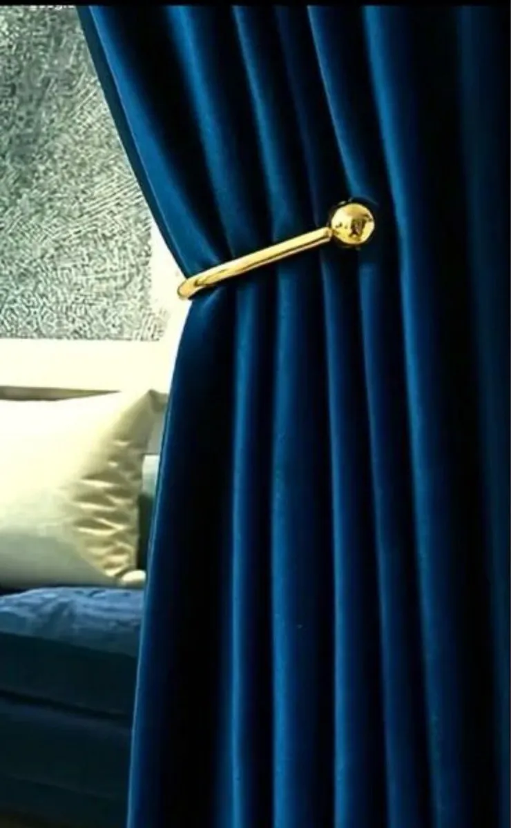 Curtains - Image 1