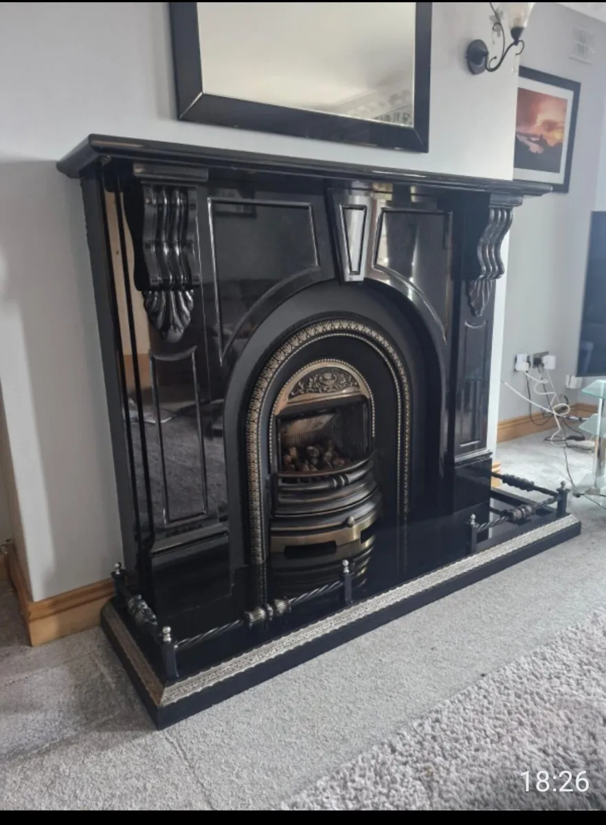 Mantle piece - Image 1