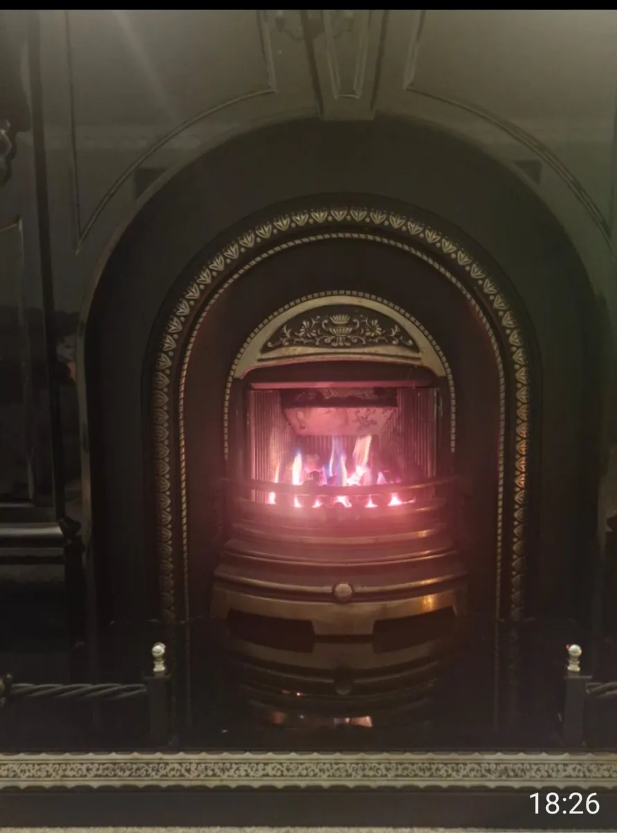 Mantle piece - Image 4