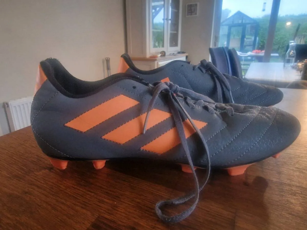 Selection of football boots sz 7 and 9 - Image 1