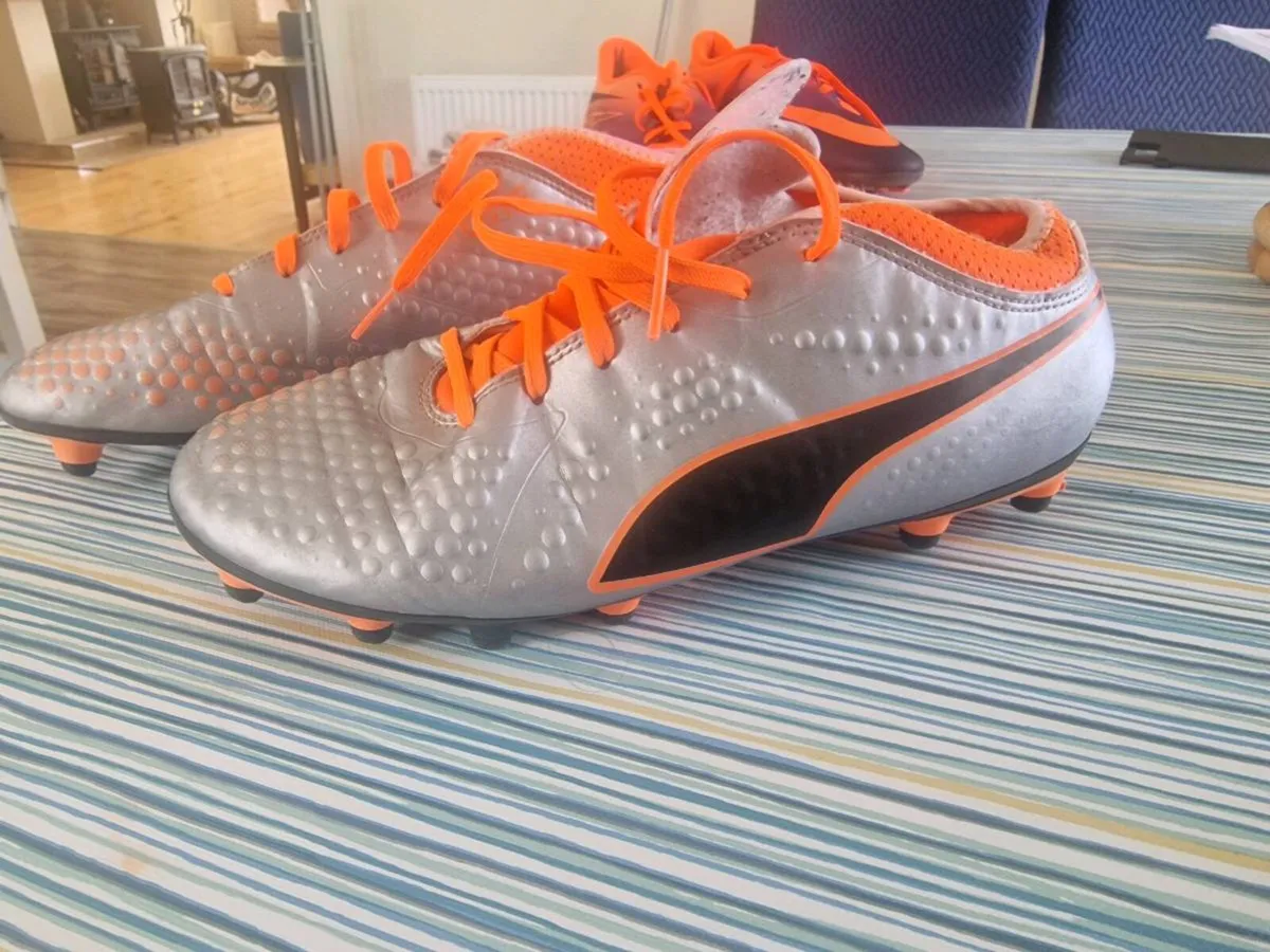 Selection of football boots sz 7 and 9 - Image 4