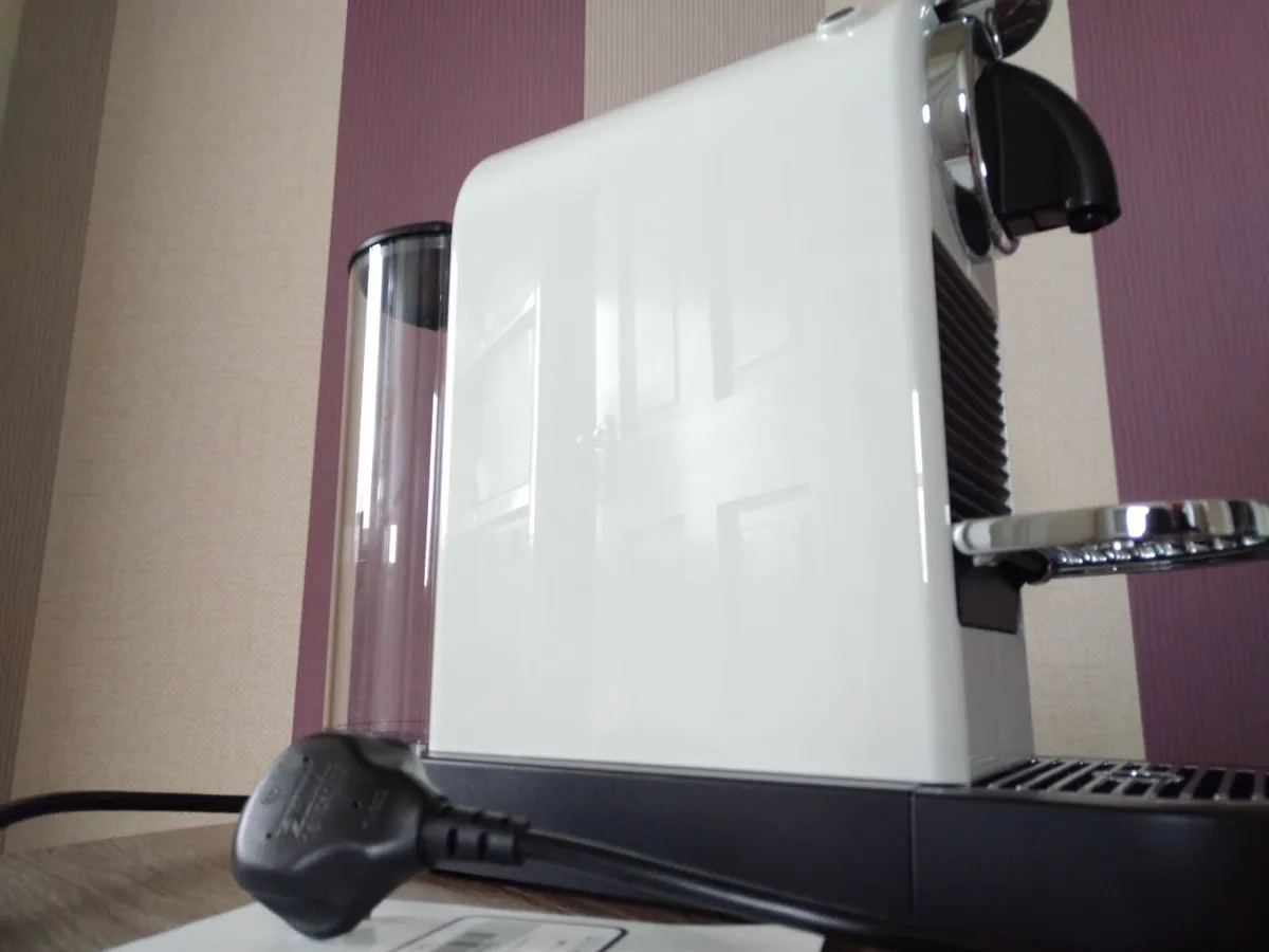 Nespresso CitiZ Coffee Machine €50 - Image 2