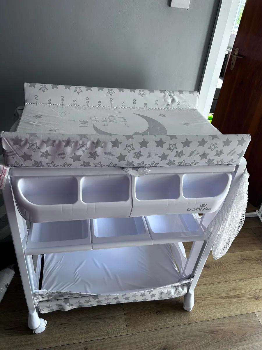 Baby changing unit - Image 2