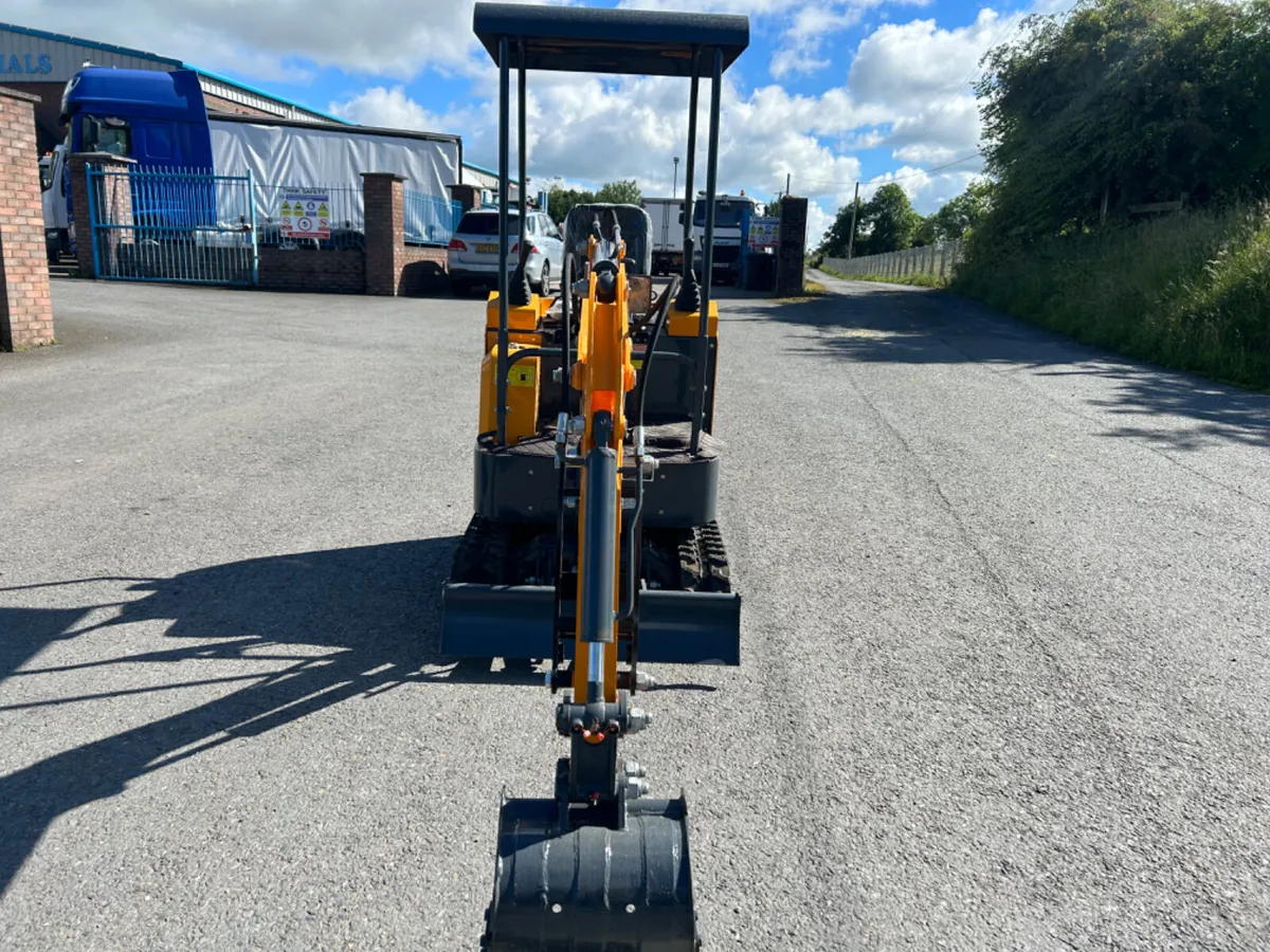 2026 captok 1.5 ton mini digger with joysticks - Image 2