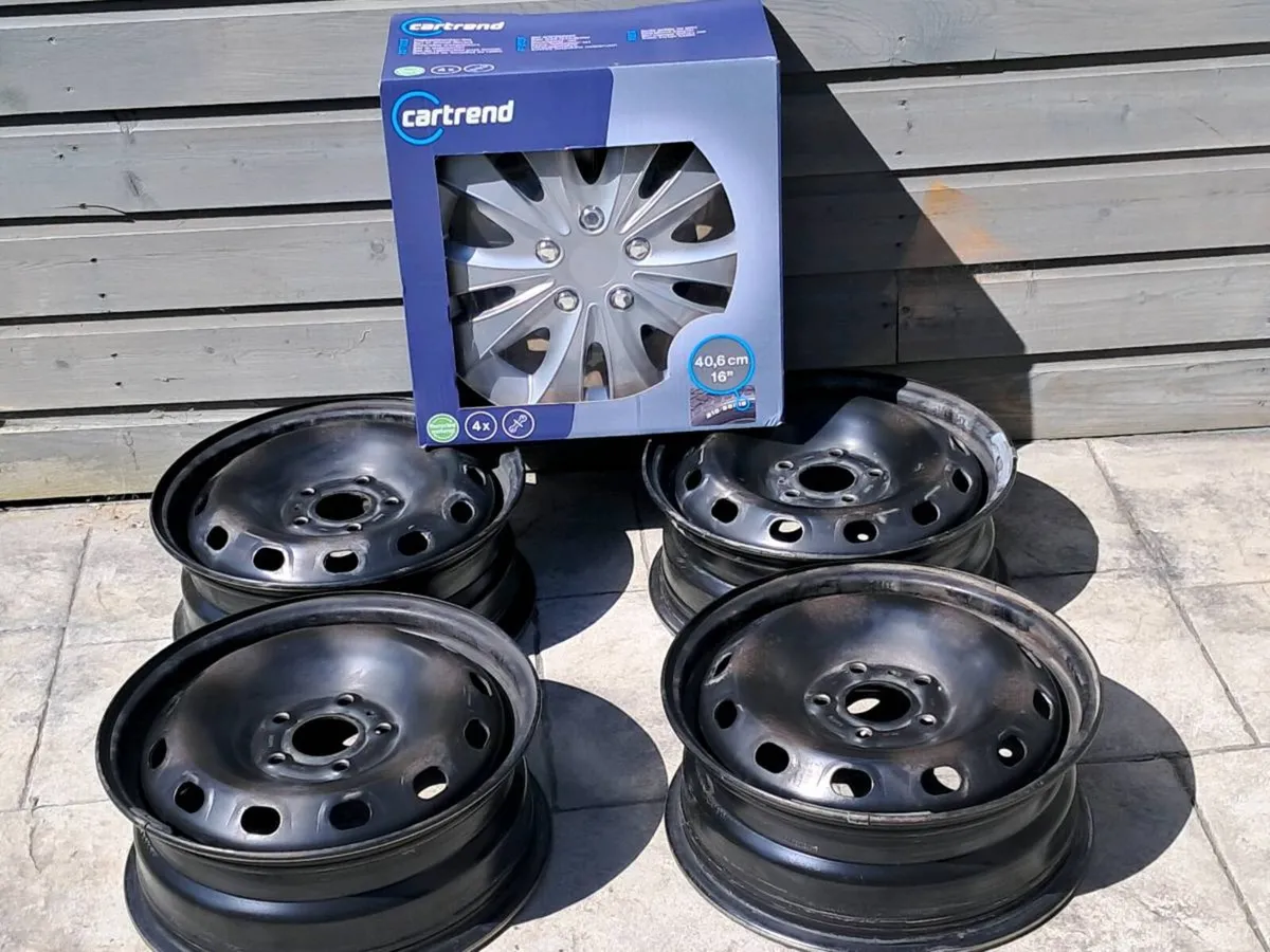 Renault steel wheels and Hub Caps