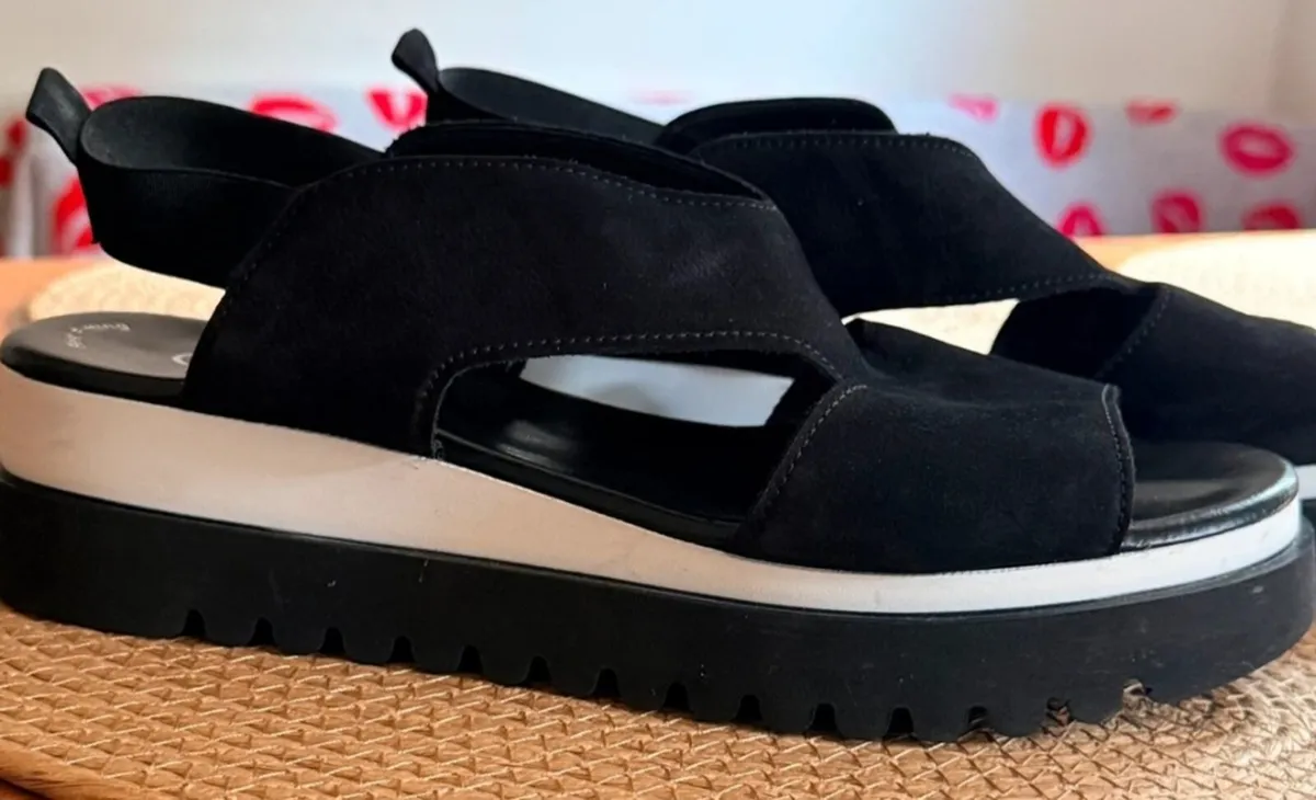 New black gabor summer sandals - Image 2