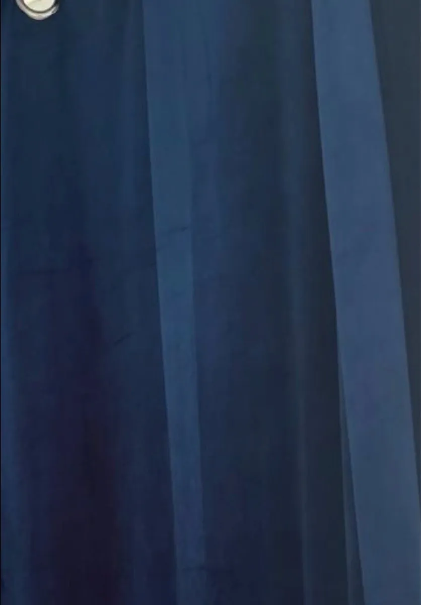 Curtains - Image 2