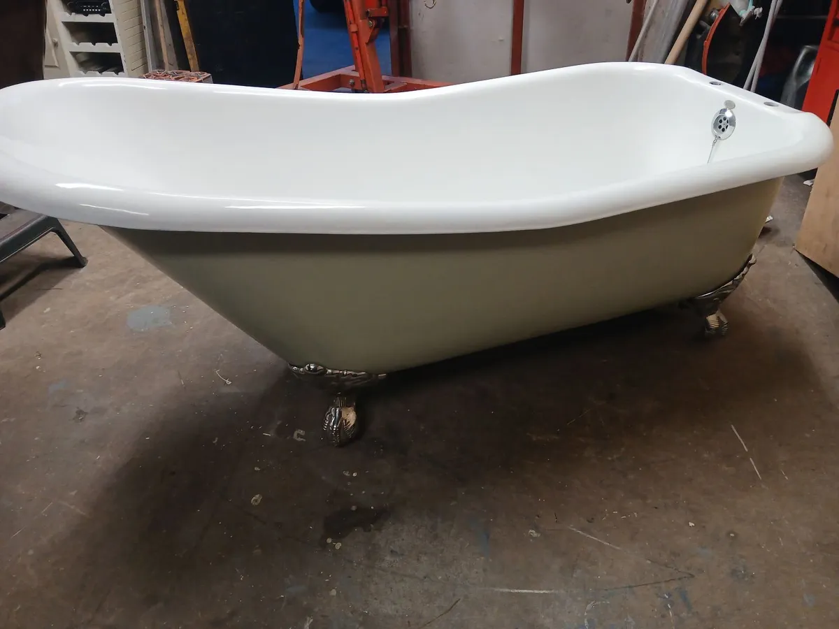 Cast iron slipper bath & taps - Image 2