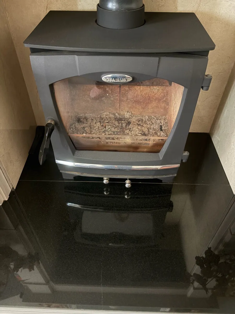 Stanley stove 8kg non boiler - Image 1