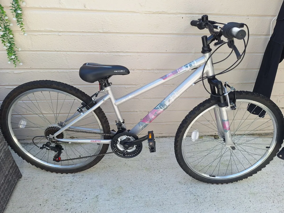 Teenage girls bike - Image 4